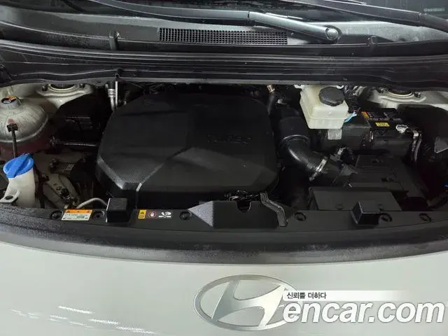 Hyundai Staria 2023 — Photo 6/20