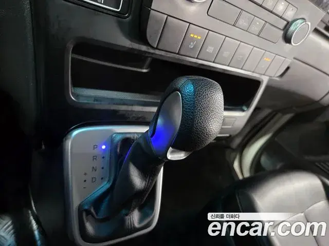 Hyundai Staria 2023 — Photo 9/20