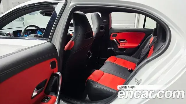 Mercedes-Benz A-Class 2025 — Photo 28/31