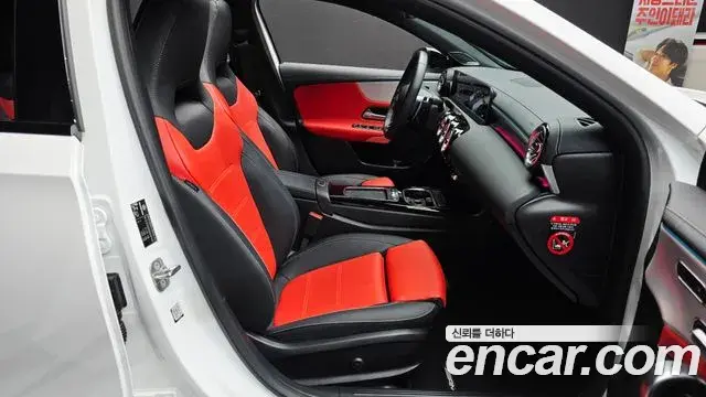 Mercedes-Benz A-Class 2025 — Photo 16/31