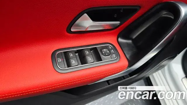 Mercedes-Benz A-Class 2025 — Photo 18/31