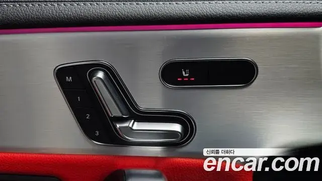 Mercedes-Benz A-Class 2025 — Photo 4/31