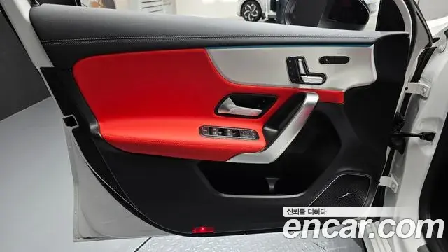 Mercedes-Benz A-Class 2025 — Photo 5/31