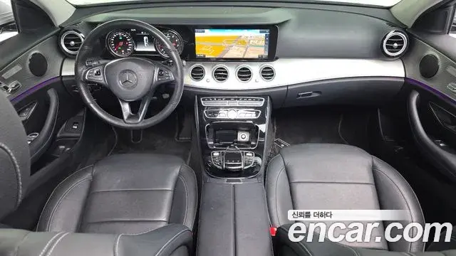 Mercedes-Benz E-Class 2018 — Photo 2/31