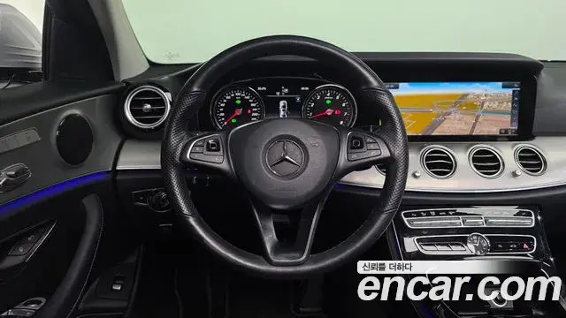 Mercedes-Benz E-Class 2018 — Photo 28/31