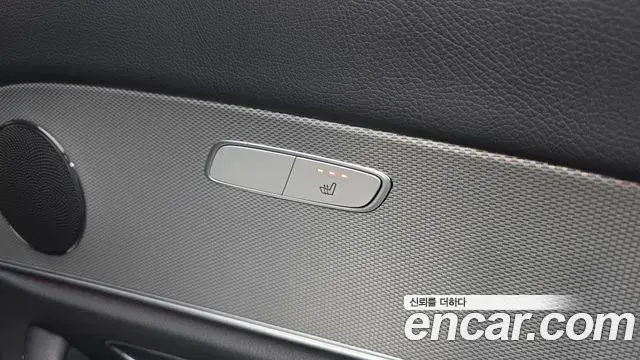 Mercedes-Benz E-Class 2018 — Photo 24/31