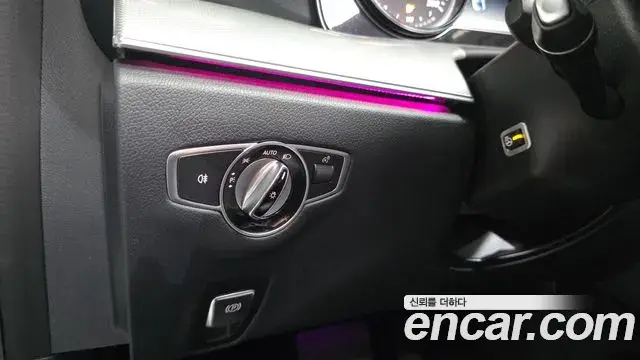 Mercedes-Benz E-Class 2018 — Photo 5/31