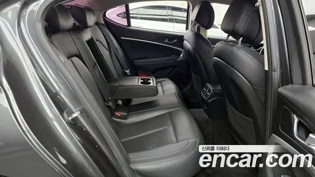 Genesis G70 2021 — ფოტო 16/20