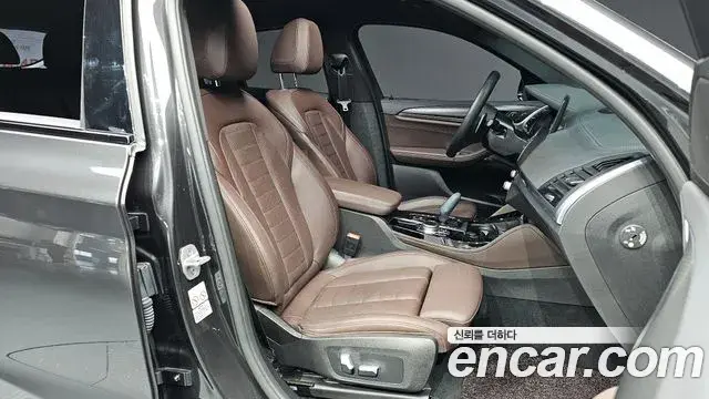 BMW X4 2021 — ფოტო 18/32