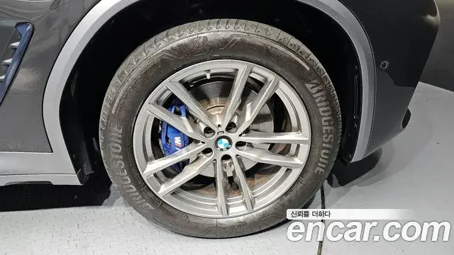 BMW X4 2021 — ფოტო 15/32