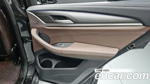 BMW X4 2021 — ფოტო 19/32