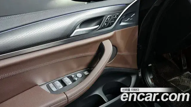 BMW X4 2021 — ფოტო 24/32