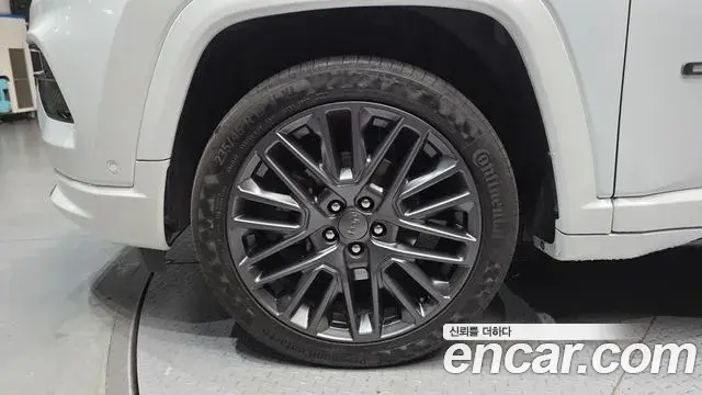 Jeep Compass 2022 — Şəkil 19/30