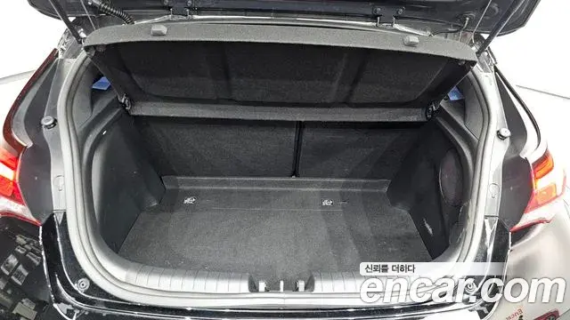 Hyundai Veloster 2021 — Фото 16/20