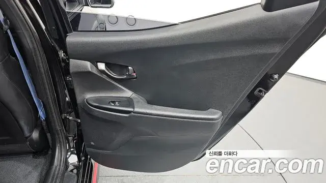 Hyundai Veloster 2021 — Şəkil 25/34