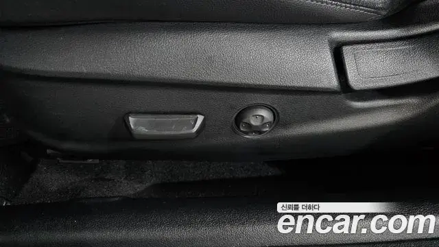 Hyundai Veloster 2021 — Şəkil 29/34