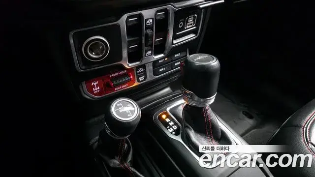 Jeep Gladiator 2020 — Şəkil 19/20