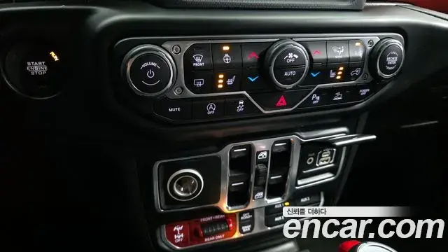 Jeep Gladiator 2020 — Şəkil 16/20