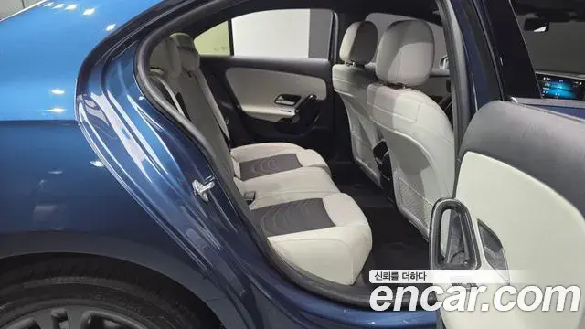 Mercedes-Benz A-Class 2020 — Şəkil 11/28