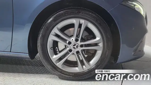 Mercedes-Benz A-Class 2020 — Şəkil 2/28