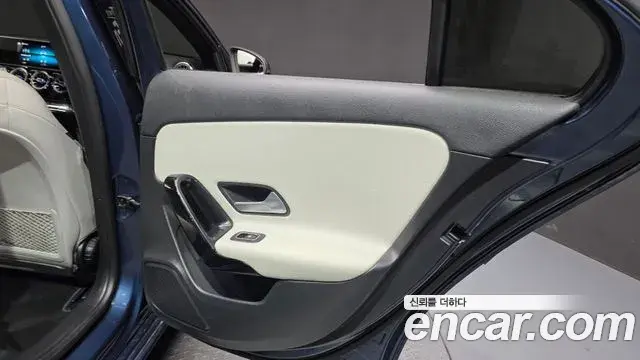 Mercedes-Benz A-Class 2020 — Şəkil 7/28
