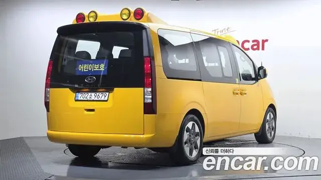 Hyundai Staria 2023 — Фото 2/20