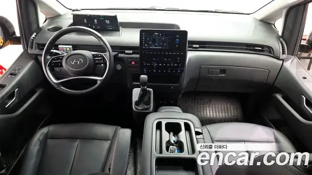Hyundai Staria 2023 — Фото 7/20