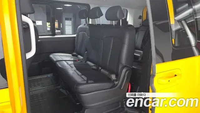 Hyundai Staria 2023 — Фото 12/20