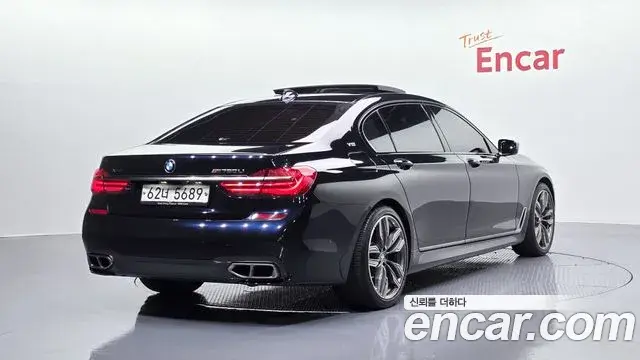 BMW 7 Series 2018 — Фото 1/20