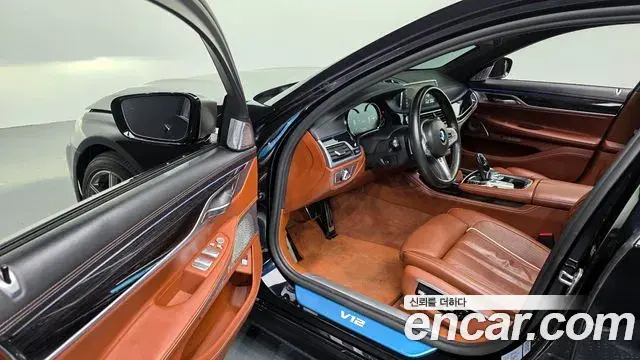 BMW 7 Series 2018 — Фото 9/20