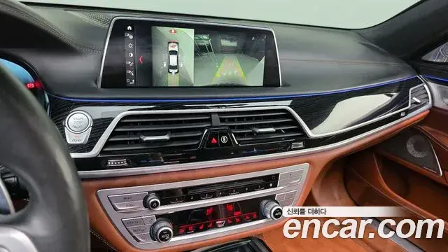 BMW 7 Series 2018 — Фото 16/20