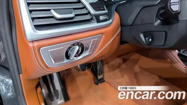 BMW 7 Series 2018 — Фото 17/20