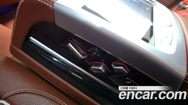 BMW 7 Series 2018 — Şəkil 11/36