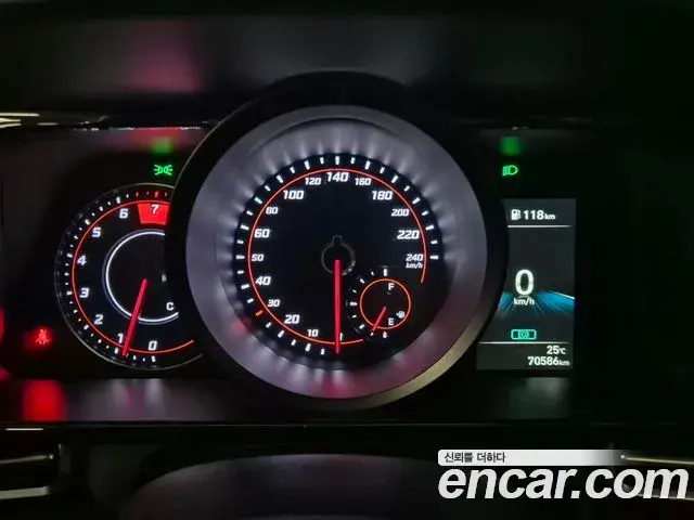 Hyundai The New Avante Hybrid 2022 — ფოტო 15/16