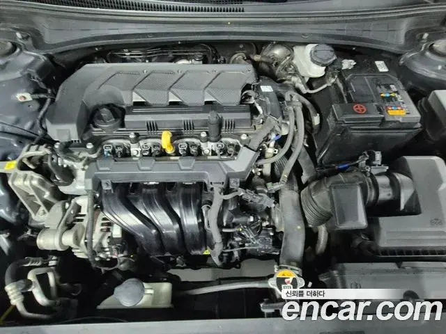 Hyundai The New Avante Hybrid 2022 — ფოტო 4/16