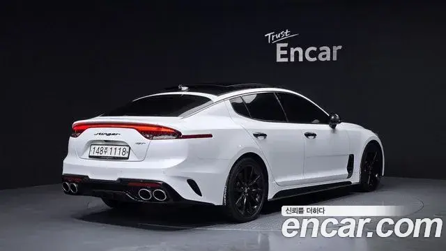 Kia Stinger 2018 — Фото 2/20