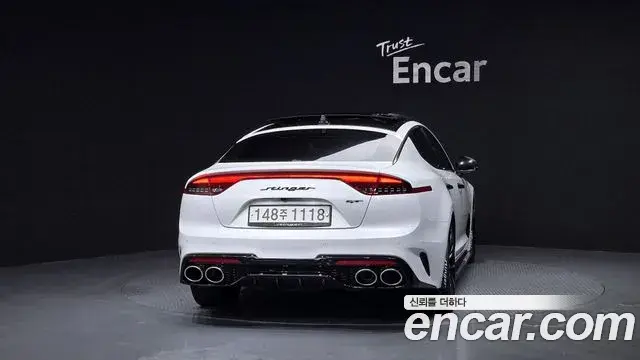 Kia Stinger 2018 — Фото 4/20