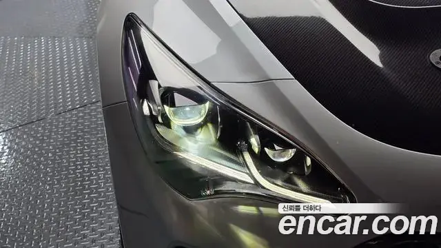 Kia Stinger 2018 — ფოტო 13/31