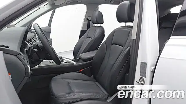 Audi Q7 2019 — ფოტო 1/18