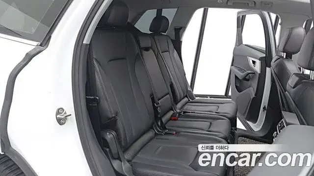 Audi Q7 2019 — ფოტო 7/18