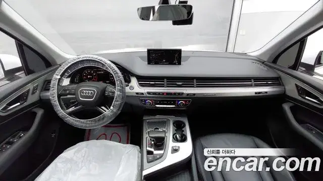 Audi Q7 2019 — ფოტო 4/18