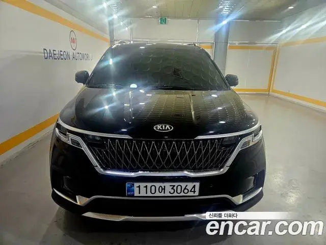 Kia Carnival 2021 — Фото 1/20