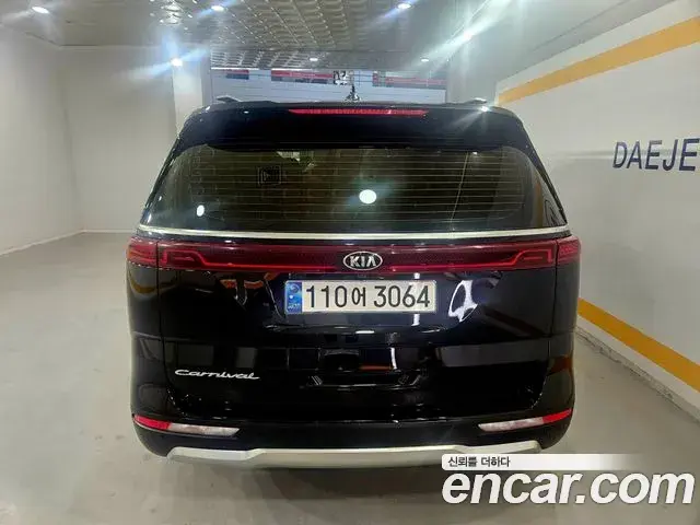 Kia Carnival 2021 — Фото 4/20
