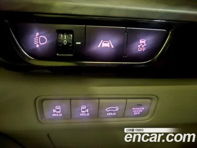 Kia Carnival 2021 — Фото 18/20