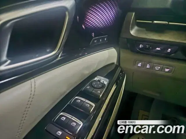 Kia Carnival 2021 — Фото 19/20