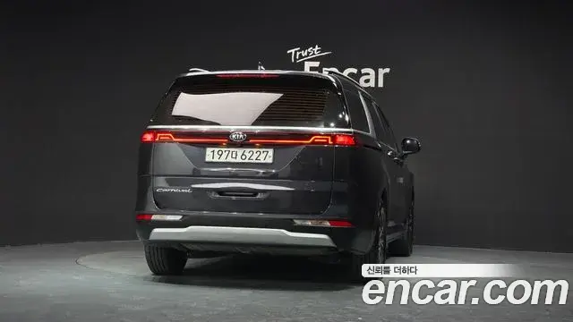Kia Carnival 2021 — Фото 4/20