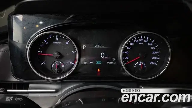 Kia Carnival 2021 — Фото 8/20