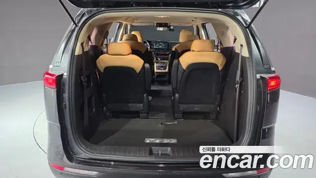 Kia Carnival 2021 — Фото 15/20