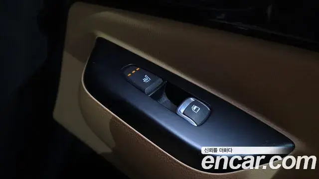 Kia Carnival 2021 — Фото 19/20