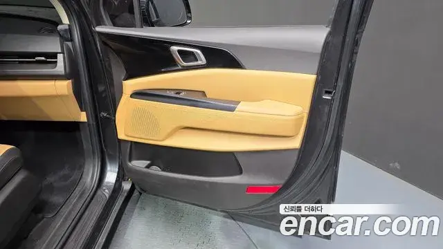 Kia Carnival 2021 — ფოტო 30/30